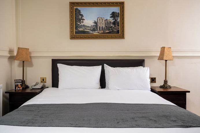 Imagen de la habitación del Hotel Antelope by Greene King Inns, Poole. Foto 18