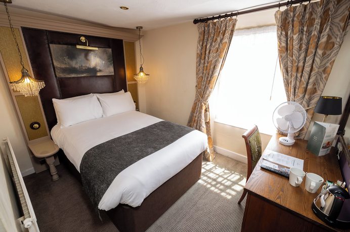 Imagen de la habitación del Hotel Antelope by Greene King Inns, Poole. Foto 19