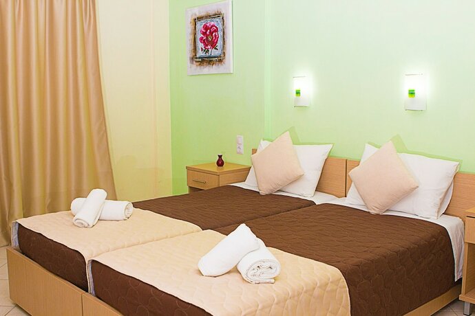 Imagen de la habitación del Hotel Anthena Studios. Foto 17