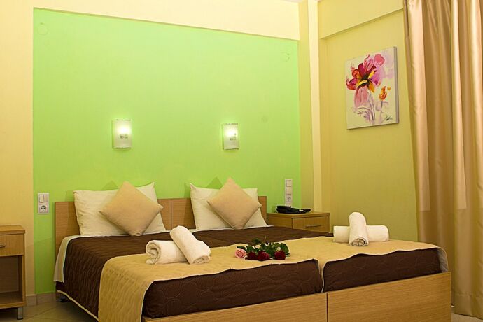 Imagen de la habitación del Hotel Anthena Studios. Foto 19