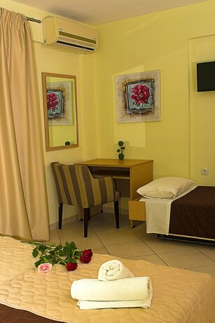Imagen de la habitación del Hotel Anthena Studios. Foto 20