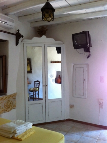 Imagen de la habitación del Hotel Anthippi Guest House. Foto 13