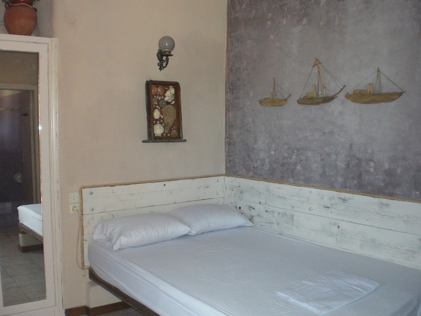 Imagen de la habitación del Hotel Anthippi Guest House. Foto 14