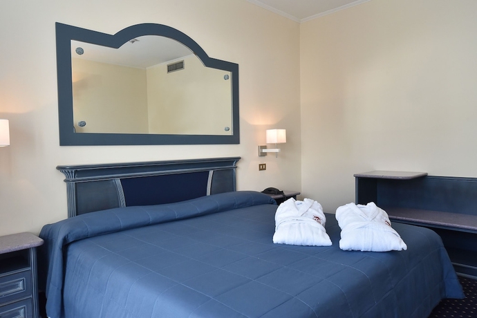 Imagen de la habitación del Hotel Anthony. Foto 16