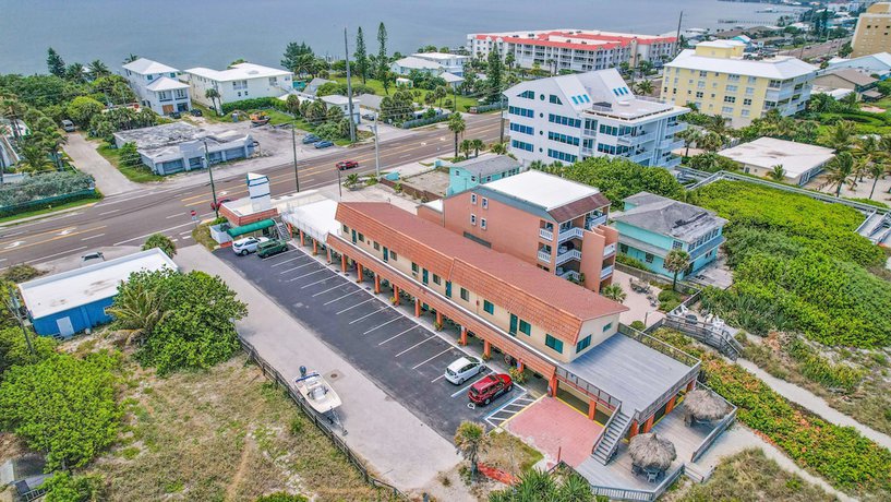 Imagen general del Hotel Anthony\'s on the Beach. Foto 4