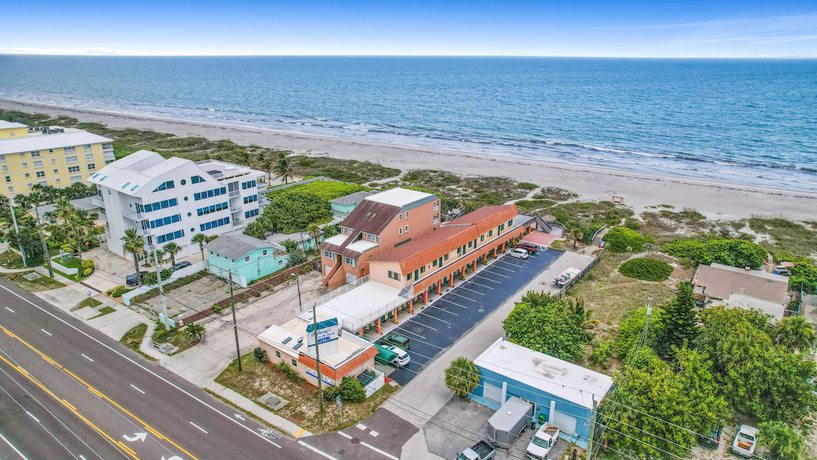 Imagen general del Hotel Anthony\'s on the Beach. Foto 5
