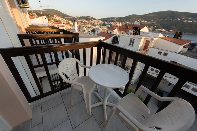 Imagen de la habitación del Hotel Anthousa. Foto 18