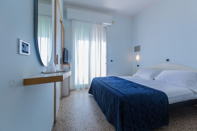 Imagen de la habitación del Hotel Antibes, Riccione. Foto 7
