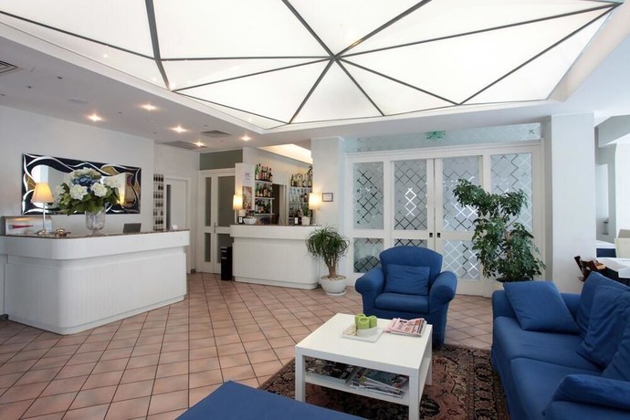 Imagen de los interiores del Hotel Antibes, Riccione. Foto 16