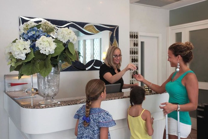 Imagen de los interiores del Hotel Antibes, Riccione. Foto 17
