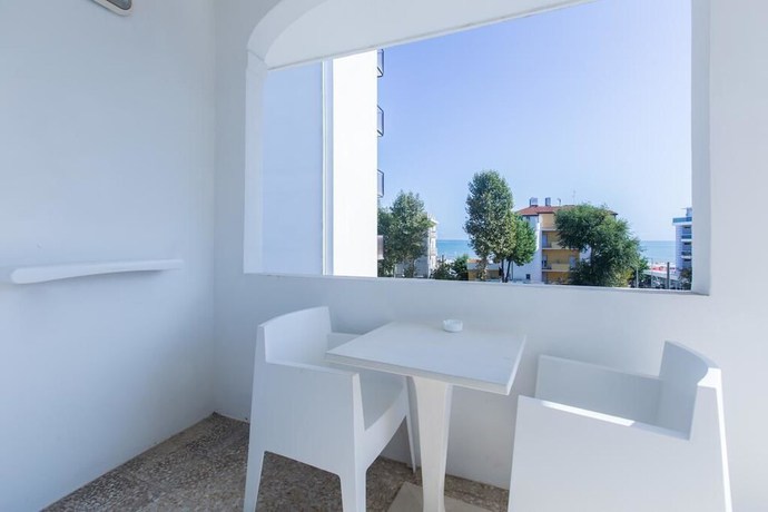 Imagen de la habitación del Hotel Antibes, Riccione. Foto 13