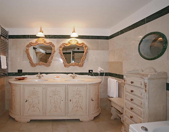 Imagen de la habitación del Hotel Antica Dimora Alla Rocca. Foto 11