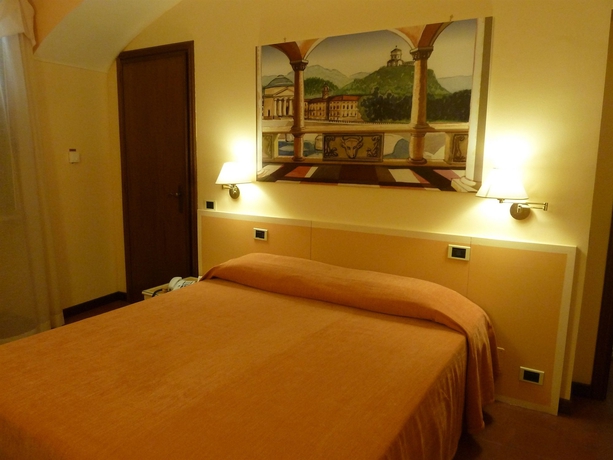 Imagen de la habitación del Hotel Antica Dogana, Tur&iacute;n. Foto 3