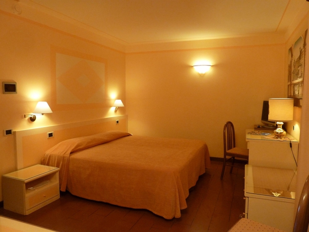 Imagen de la habitación del Hotel Antica Dogana, Tur&iacute;n. Foto 8