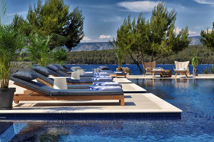 Imagen de la piscina del Hotel Antica. Foto 19