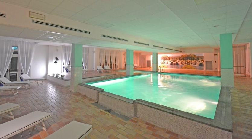 Imagen de la piscina del Hotel Antica Fornace. Foto 16