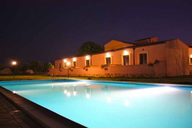 Imagen de la piscina del Hotel Antica Gebbia. Foto 10