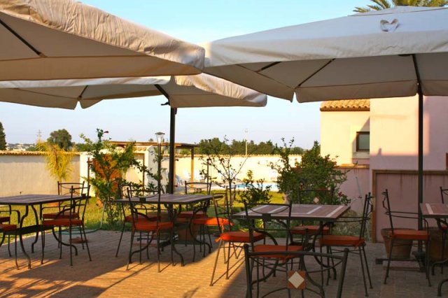 Imagen de los exteriores del Hotel Antica Gebbia. Foto 9