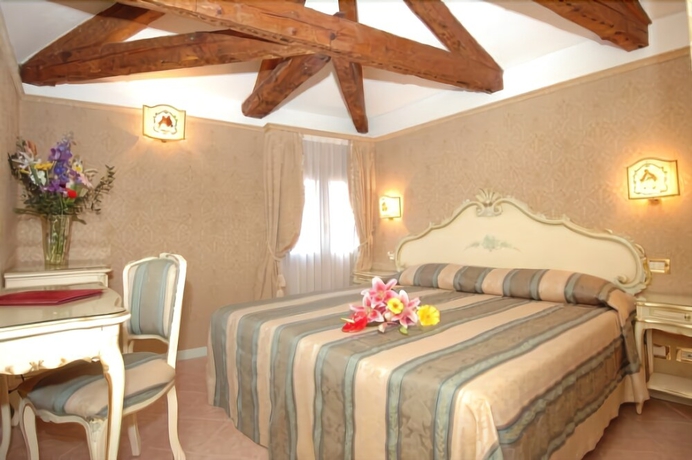 Imagen de la habitación del Hotel Antica Locanda Al Gambero. Foto 3