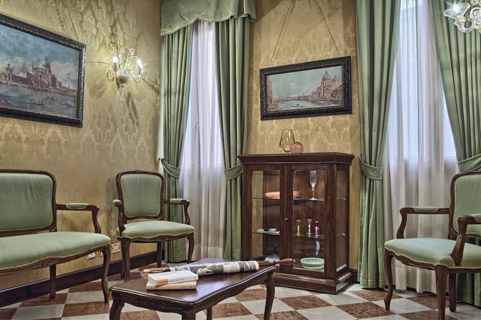 Imagen de los interiores del Hotel Antica Locanda Al Gambero. Foto 16