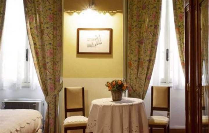 Imagen de la habitación del Hotel Antica Locanda Solferino. Foto 9