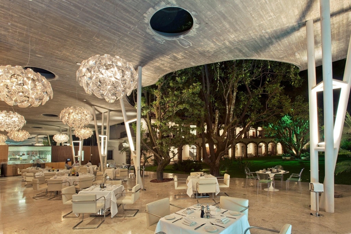 Imagen del bar/restaurante del Hotel Anticavilla. Foto 12