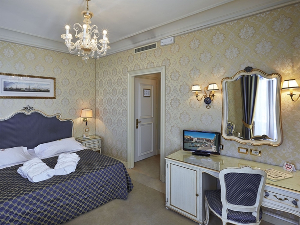 Imagen de la habitación del Hotel Antiche Figure. Foto 6