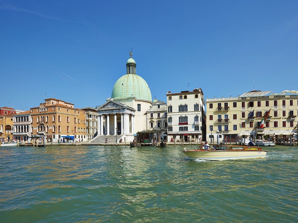 Imagen de los exteriores del Hotel Antiche Figure. Foto 11