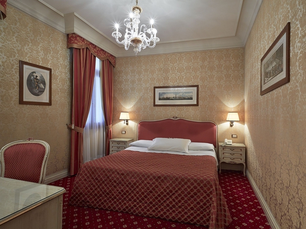 Imagen de la habitación del Hotel Antiche Figure. Foto 8