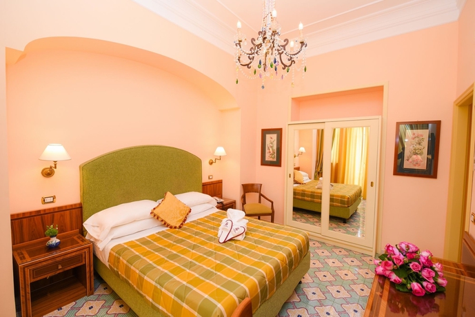 Imagen de la habitación del Hotel Antiche Mura, Sorrento. Foto 10