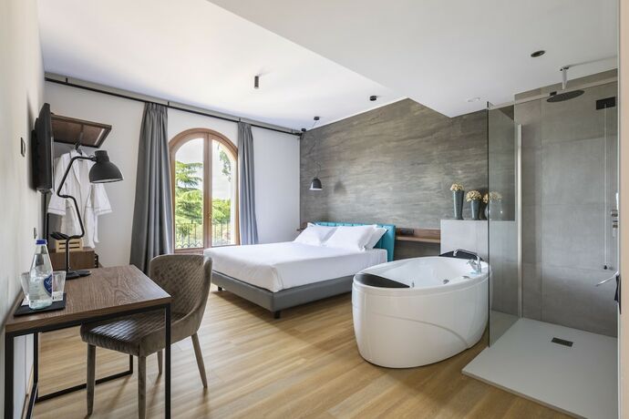 Imagen de la habitación del Hotel Antico Borgo di Sutri. Foto 18