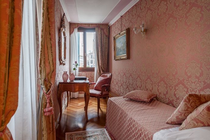 Imagen de la habitación del Hotel Antico Doge. Foto 9