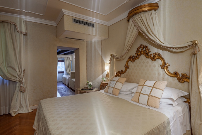Imagen de la habitación del Hotel Antico Doge. Foto 11