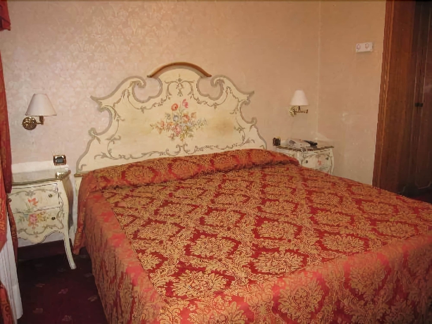 Imagen de la habitación del Hotel Antico Panada. Foto 7