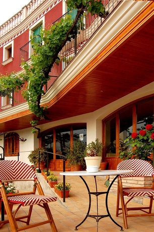 Imagen del bar/restaurante del Hotel Antiga. Foto 3