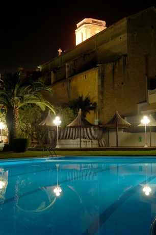 Imagen de la piscina del Hotel Antiga. Foto 13