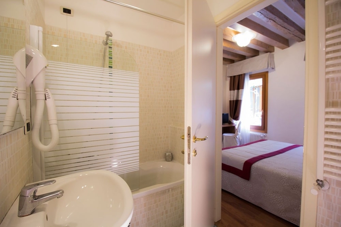 Imagen de la habitación del Hotel Antigo Trovatore. Foto 7