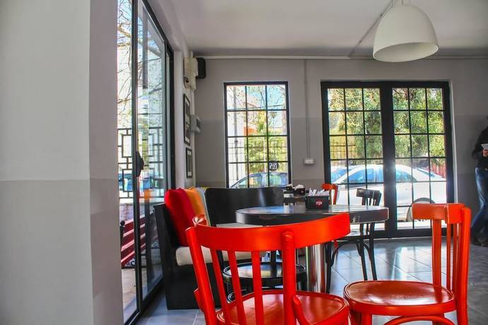Imagen del bar/restaurante del Hotel Antigone. Foto 6