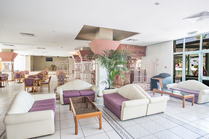 Imagen de los interiores del Hotel Antigoni. Foto 7