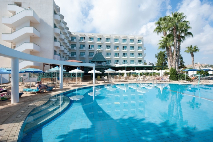 Imagen de la piscina del Hotel Antigoni, Protaras . Foto 11
