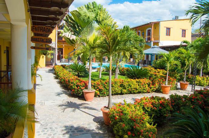 Imagen de los exteriores del Hotel Antigua Comayagua. Foto 7
