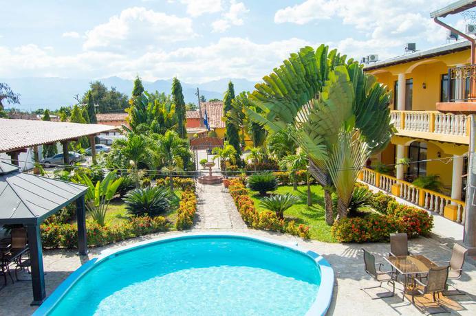 Imagen de los exteriores del Hotel Antigua Comayagua. Foto 9