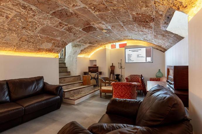 Imagen de los interiores del Hotel Antiguo Brondo Selfcheck-in Smart Rooms. Foto 9