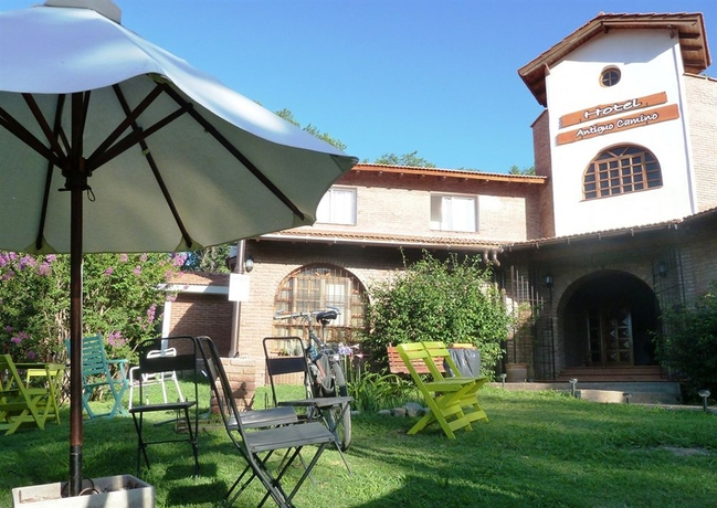 Imagen de los exteriores del Hotel Antiguo Camino. Foto 13