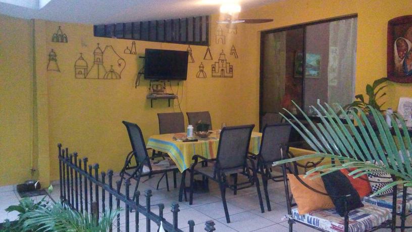 Imagen de los exteriores del Hotel Antiguo. Foto 10