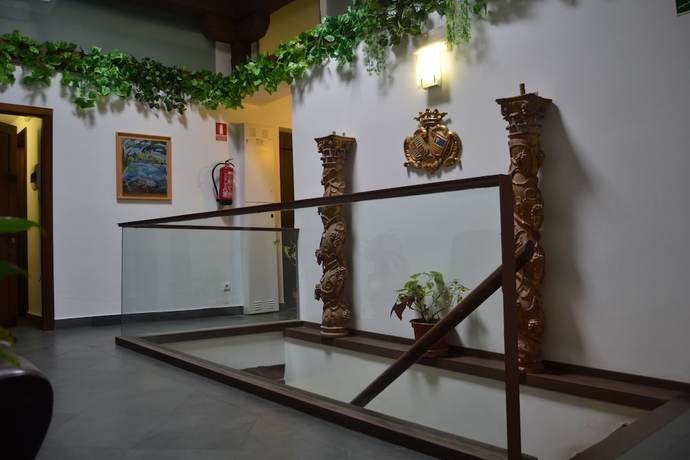 Imagen de los interiores del Hotel Antiguo Palacio De Atienza. Foto 17