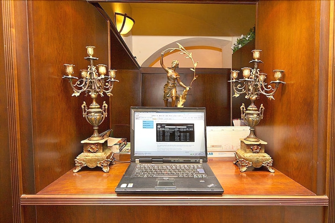 Imagen de los interiores del Hotel Antik, Praga. Foto 19