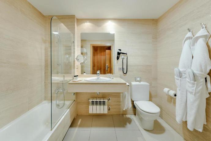 Imagen de los interiores del Hotel Antik San Sebastián. Foto 8