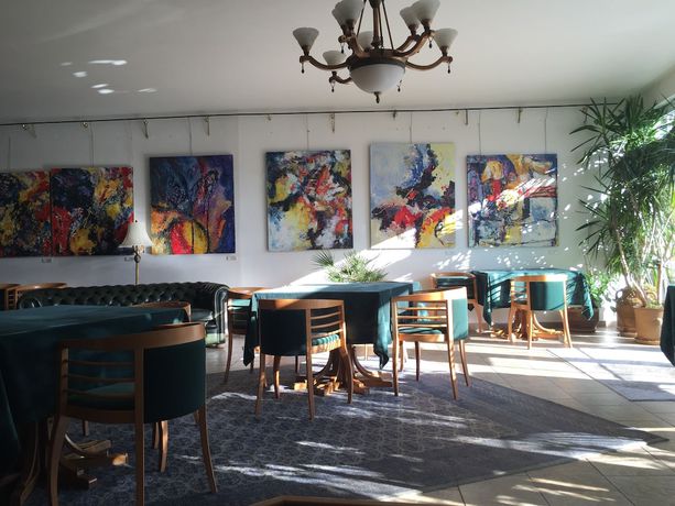 Imagen del bar/restaurante del Hotel Antik and Galerie Sofia. Foto 2