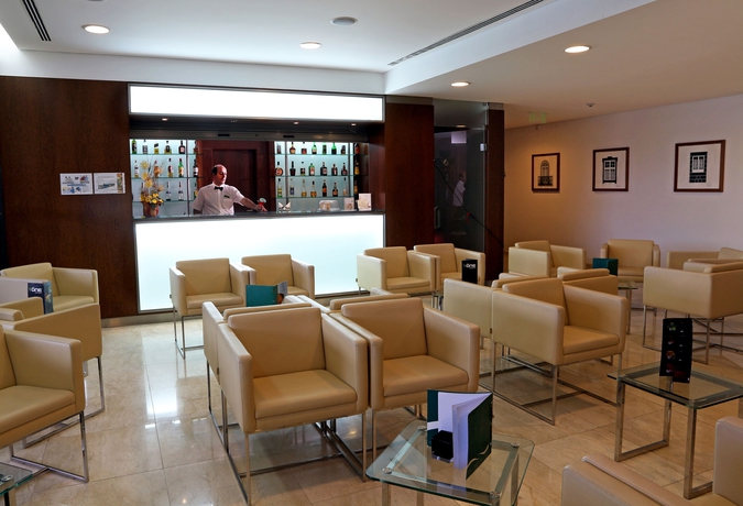 Imagen de los interiores del Hotel Antillia. Foto 57